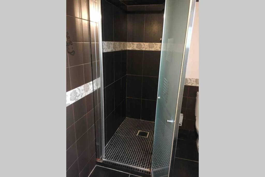 Bel Appartement En Rez De Jardin, 10Min Centre Et 300M Quais De Seine Wifi Rouen Exteriör bild